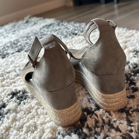 SOLD Steve Madden Espadrille Wedge Sandals - Picture 3 of 6